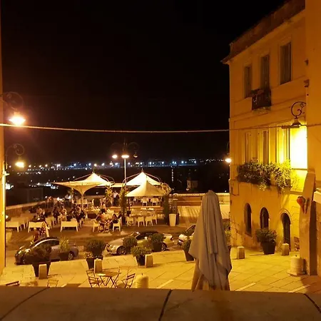 Centro Storico Castello * קליארי